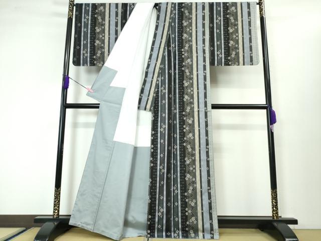 平和屋本店■極上 本場大島紬 優色大島 大島紬美幸 窪田織物謹製 9マルキ 道引桜花絣 屋久杉染 逸品 未使用 DZAA3462kh5 - 平和屋