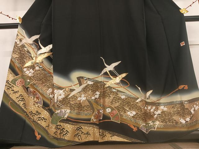 平和屋着物●女優・後藤久美子ブランド 黒留袖 駒刺繍 飛鶴地紙花文 金彩 正絹 逸品 AAAP0164ph