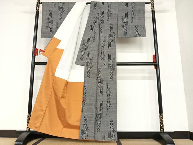 平和屋着物●本場大島紬 9マルキ 花間道 黒地 正絹 逸品 AAAT0537zg