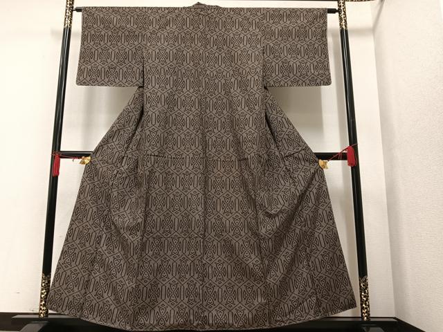 本場大島紬 正絹 変わり亀甲繋ぎ 一元式 着物 U-5661 - メルカリ