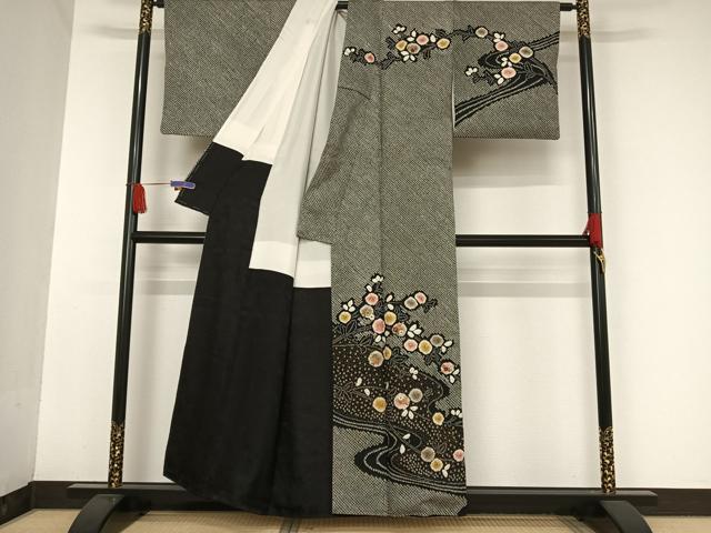 平和屋着物●訪問着 総絞り 刺繍 流水草花文 黒地 金彩 金銀糸 正絹 逸品 AAAU0134np