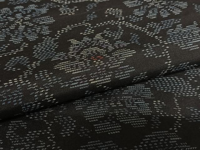 平和屋着物●本場大島紬 花唐草文 黒地 やまと誂製 正絹 逸品 AAAU8262zg
