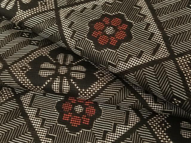 平和屋着物●本場大島紬 龍郷絣 花菱文 正絹 逸品 AAAU8400zg