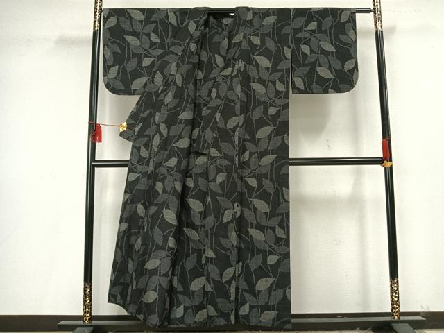平和屋着物▽上質な紬 単衣 蔦の葉文 黒地 正絹 逸品 AAAU8600fy