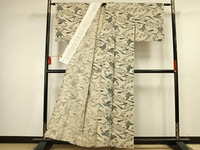平和屋着物▽上質な紬 単衣 型染め 草木染 花鳥文 反端付き 正絹 逸品 AAAV2734fy
