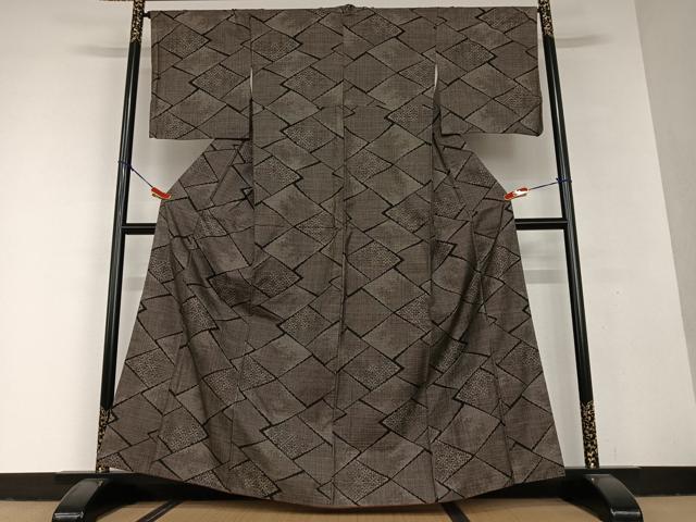 平和屋着物●本場大島紬 泥染め 7マルキ 花菱文 正絹 逸品 AAAV7115zg
