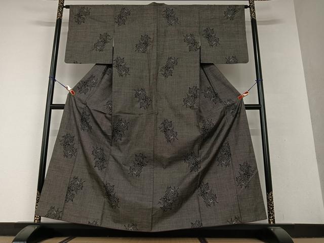 平和屋着物●本場大島紬 7マルキ 唐獅子 黒地 正絹 逸品 AAAV7209zg