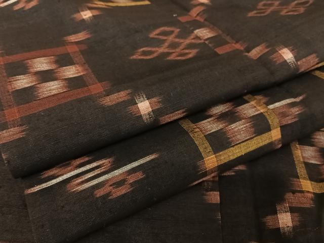 平和屋着物●国指定重要無形文化財 本場久米島紬 手織 正絹 逸品 未使用 AAAV9160np