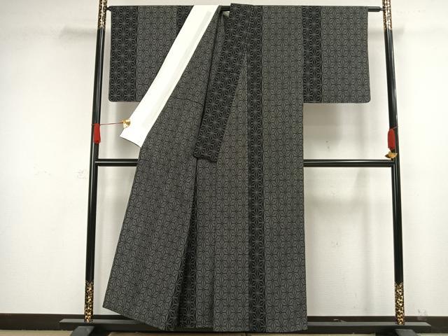 平和屋着物▽本塩沢 単衣 110亀甲 麻の葉文様 黒地 反端付き 正絹 逸品 未使用 AAAW1310fy
