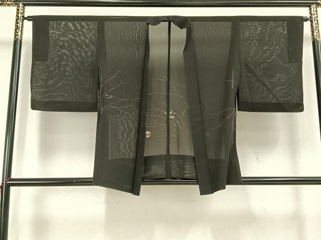 平和屋着物▽羽織 絽 スリーシーズン 春夏秋 塵除け 草葉文 黒地 正絹 逸品 AAAW1411fy