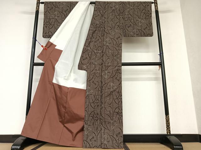 平和屋着物●本場大島紬 泥染め 一元絣 草花文 正絹 逸品 AAAW9270zg