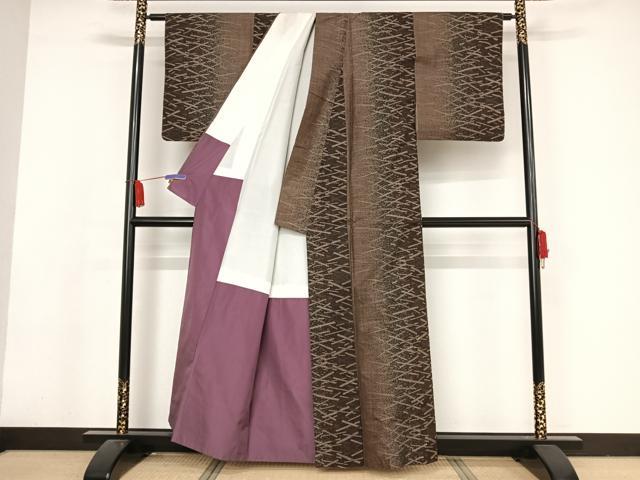 平和屋着物●本場大島紬 カタス7マルキ 算木ちらし 正絹 逸品 AAAX0299np