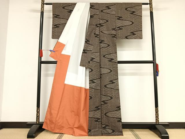 平和屋着物●本場大島紬 純泥染 一元7マルキ 亀甲霞文 証紙付き 正絹 逸品 AAAX0380np