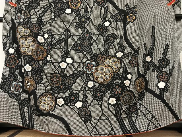 平和屋着物●豪華振袖 駒刺繍 絞り 槍梅 黒地 金彩 正絹 逸品 AAAX0670zg