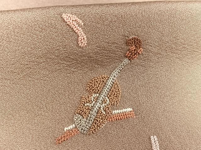 平和屋着物●京洛彩繍 中村京山 小紋 中国三大刺繍 相良刺繍 楽器文 暈し染め 正絹 逸品 AAAX0755zg