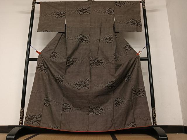 平和屋着物●本場大島紬 泥染め 一元絣 樹林風景文 正絹 逸品 AAAX0774zg