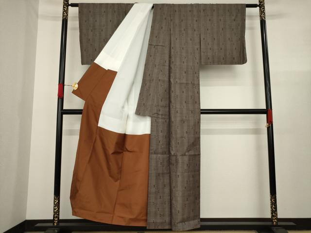 平和屋着物●本場大島紬 カタス7マルキ 舞蝶文 正絹 逸品 AAAX6991ck