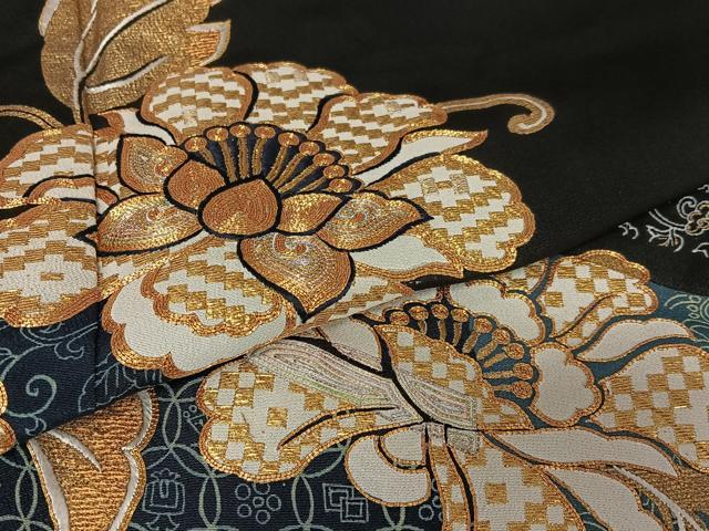 平和屋着物●創業460年・千總 黒留袖 駒刺繍 花唐草文 金彩 高島屋扱い 正絹 逸品 AAAY0052zg