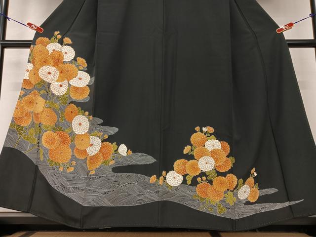 平和屋着物●豪華黒留袖 友禅 駒刺繍 立波菊文 金彩 正絹 逸品 AAAY0176zg