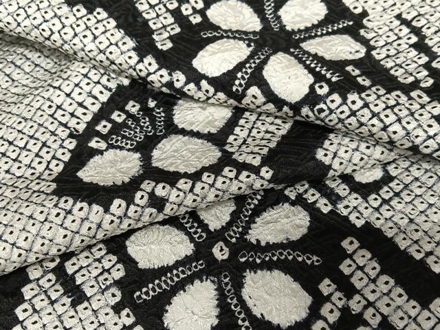 平和屋着物●本疋田絞り 小紋 舞花文 黒地 正絹 逸品 AAAY0300zg