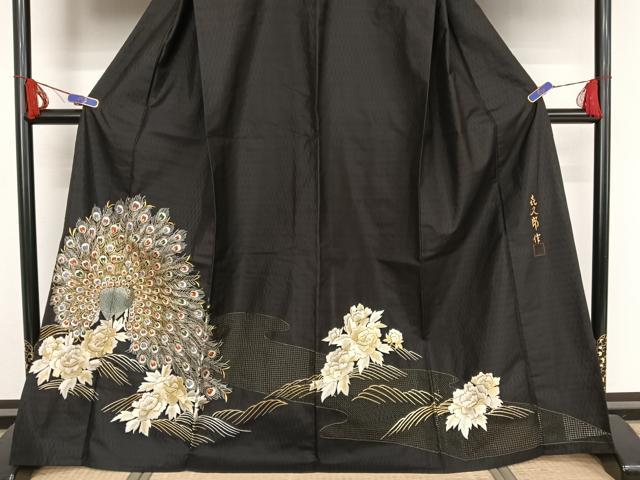 平和屋着物▽総刺繍 単衣 黒留袖 中国三大刺繍 汕頭刺繍 スワトウ刺繍 作家物 喜久郎 紬地 孔雀花文 金糸 正絹 逸品 AAAY1754np