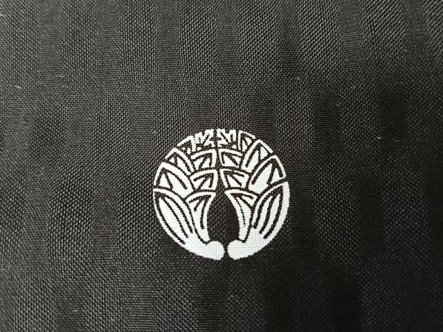 平和屋着物▽総刺繍 単衣 黒留袖 中国三大刺繍 汕頭刺繍 スワトウ刺繍 作家物 喜久郎 紬地 孔雀花文 金糸 正絹 逸品 AAAY1754np