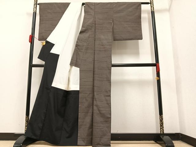 平和屋着物●本場大島紬 カタス7マルキ 段違い文 正絹 逸品 AAAY5978ph