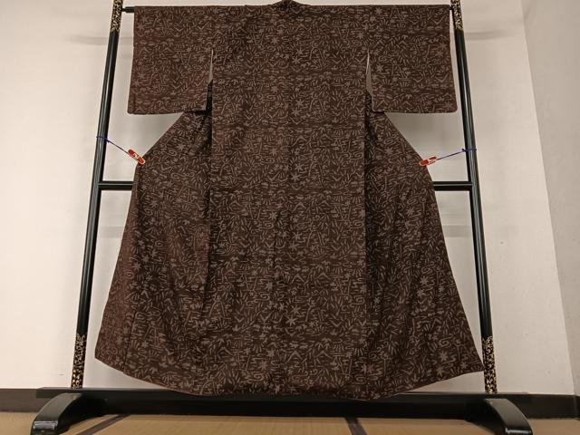 平和屋着物●結城縮 風景草花文 黒鳶色 正絹 逸品 AAAY6652zg