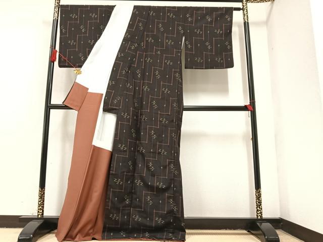 平和屋着物●上質な紬 琉球絣文様 正絹 逸品 AAAY8661ph