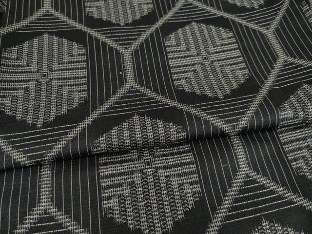 平和屋着物●上質な紬 亀甲文 黒地 正絹 逸品 AAAY9793ck