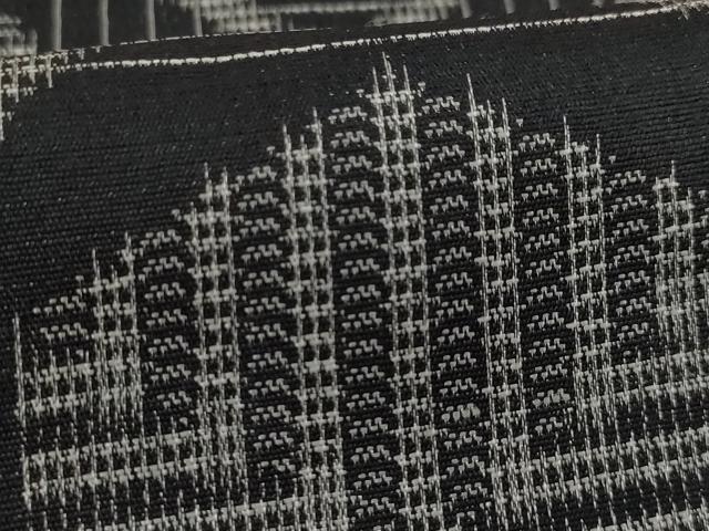 平和屋着物●上質な紬 亀甲文 黒地 正絹 逸品 AAAY9793ck
