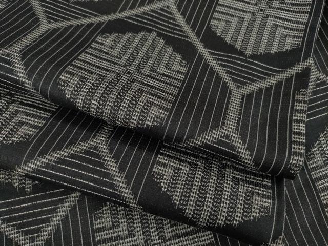平和屋着物●上質な紬 亀甲文 黒地 正絹 逸品 AAAY9793ck