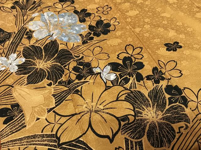 平和屋着物▽金彩友禅作家 金彩の魔術師 堀省平 金煌織 振袖 草花文 銀彩 十二単衣風 正絹 逸品 AAAZ0082zg