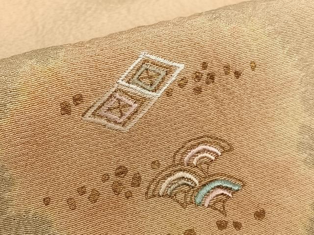 平和屋着物●十日町 名門 滝泰謹製 訪問着 手描き 絞り 刺繍 宝尽くし花蝶文 暈し染め 金彩 正絹 逸品 AAAZ0251zg