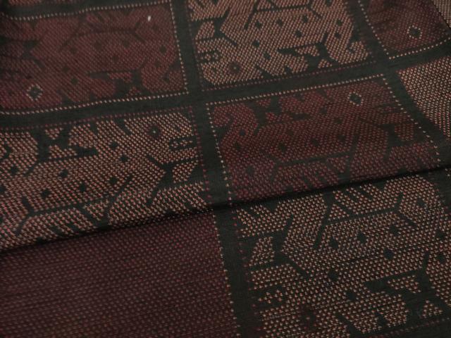 平和屋着物●塩沢紬 インカ文様 黒地 正絹 逸品 AAAZ0611ck