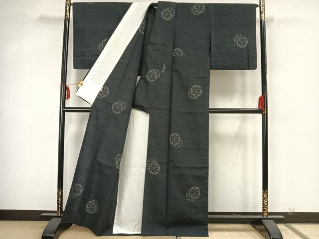 平和屋着物▽結城紬 単衣 100亀甲 丸文 黒地 ますいわ屋扱い 正絹 逸品 AAAZ1602fy
