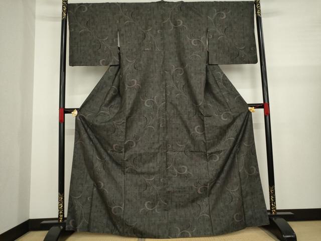 平和屋着物●本場大島紬 カタス7マルキ 唐草文 正絹 逸品 AAAZ4783ck