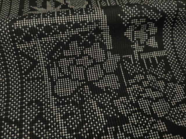 平和屋着物●本場大島紬 一元絣 亀甲花籬文 黒地 正絹 逸品 AAAZ4805ck