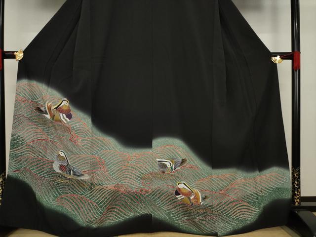 平和屋着物●豪華黒留袖 友禅 立波鴛鴦文 暈し染め 金銀彩 正絹 逸品 AAAZ5035ck