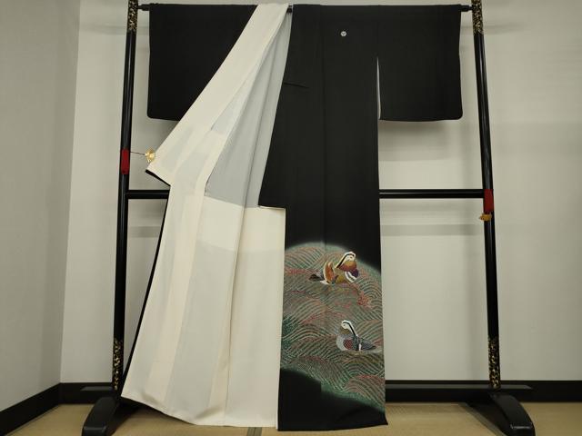 平和屋着物●豪華黒留袖 友禅 立波鴛鴦文 暈し染め 金銀彩 正絹 逸品 AAAZ5035ck
