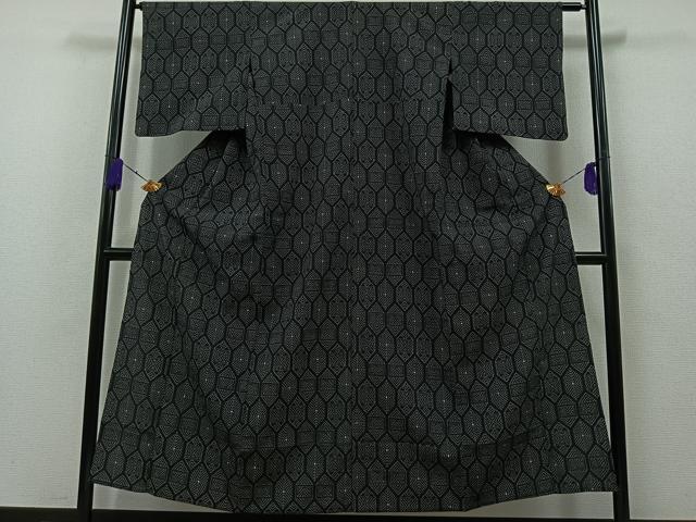 平和屋着物▽本塩沢 単衣 亀甲文 黒地 正絹 逸品 AAAZ7827jh