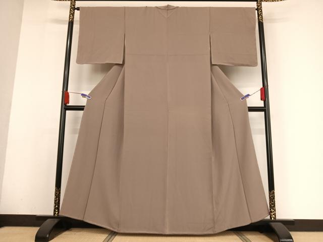 平和屋着物●上質な色無地 作家物 鉄線染 茶鼠色 正絹 逸品 AABA2638np