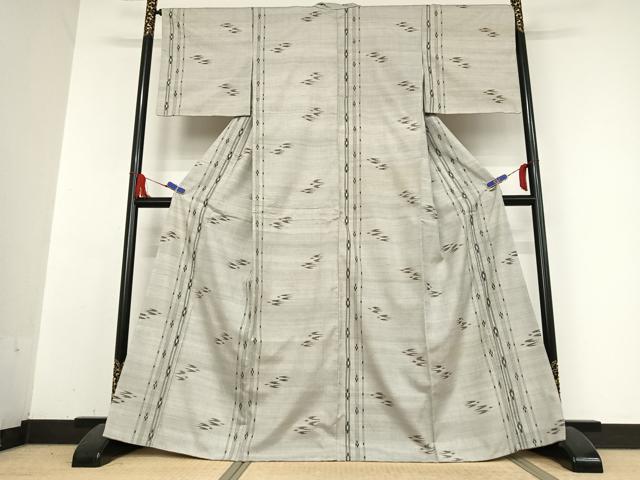 平和屋着物●重要無形文化財 本場久米島紬 ゆうな染 手織 飛鳥文 正絹 逸品 未使用 AABB0304zg