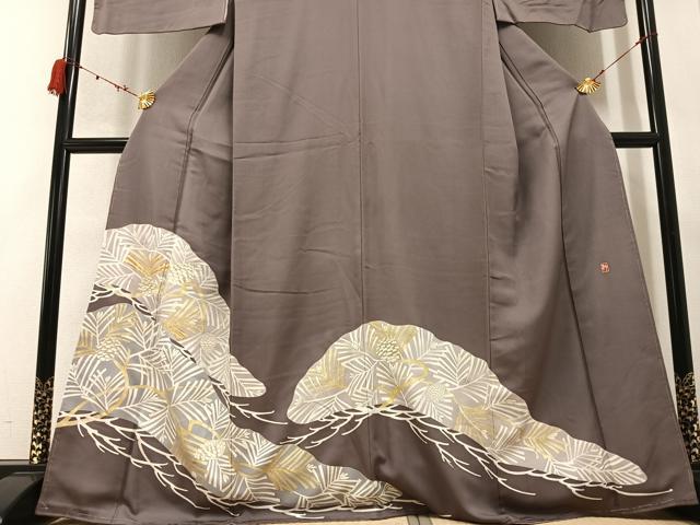 平和屋着物●豪華色留袖 友禅 作家物 駒刺繍 松文 金彩 正絹 逸品 未使用 AABB3680ph