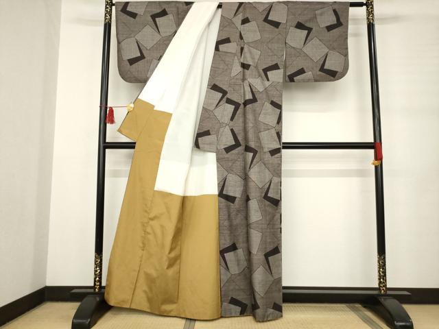 平和屋着物●本場大島紬 カタス9マルキ 色紙重ね文 正絹 逸品 AABB4473ck