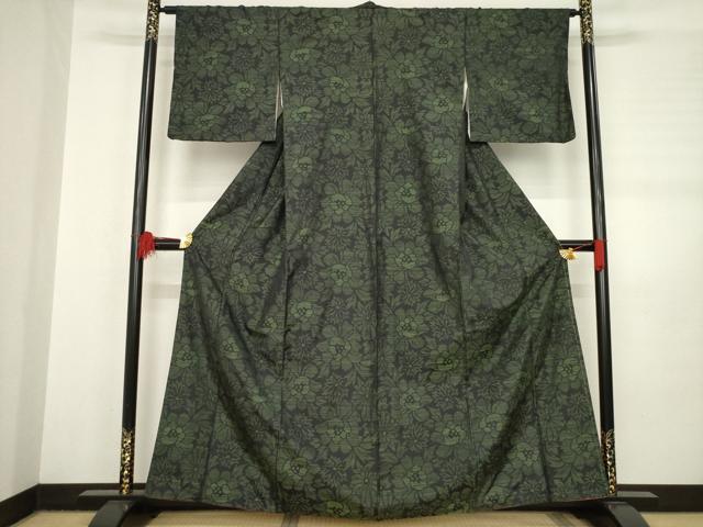 平和屋着物●本場大島紬 草花文 黒地 正絹 逸品 AABB7336ck