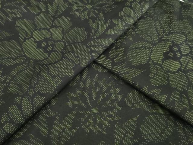 平和屋着物●本場大島紬 草花文 黒地 正絹 逸品 AABB7336ck