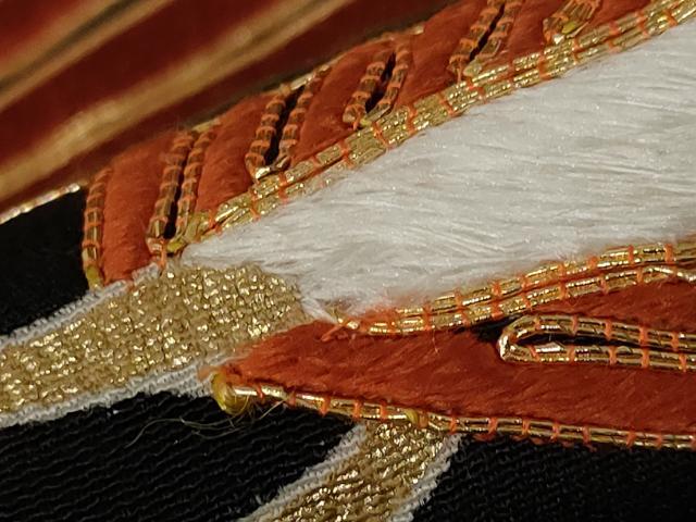 平和屋着物■豪華黒留袖 駒刺繍 枝松文 金彩 鬼しぼ縮緬 正絹 逸品 AABC2887st