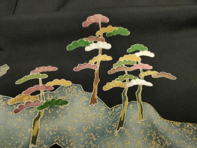 平和屋着物●創業130年 江戸染繍友禅 大彦 黒留袖 松 刺繍 金糸 金彩 正絹 逸品 AABC3227ck