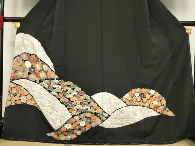 平和屋着物●豪華黒留袖 友禅 刺繍 遠山吉祥花文 金彩 仮絵羽 正絹 逸品 未使用 AABD1618ck